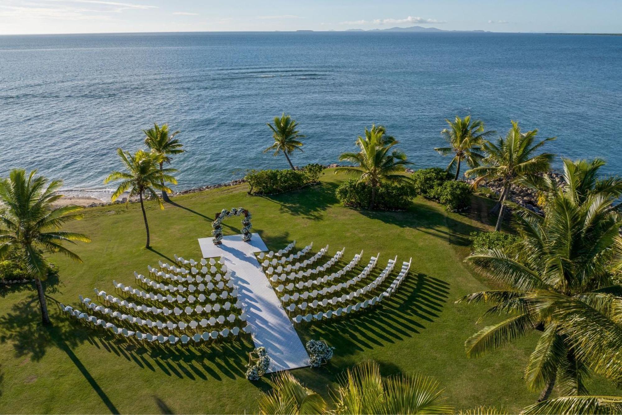 斐济莫米湾万豪度假酒店 Momi 外观 照片 The Beachfront Lawn at Four Seasons Resort Maui